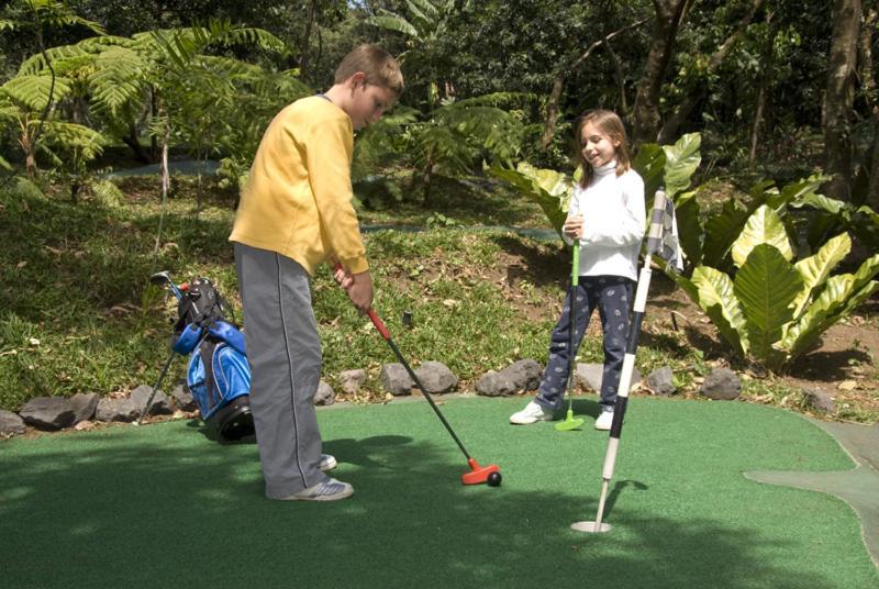 Hotel La Reunion Golf Resort And Residences Antigua Dış mekan fotoğraf